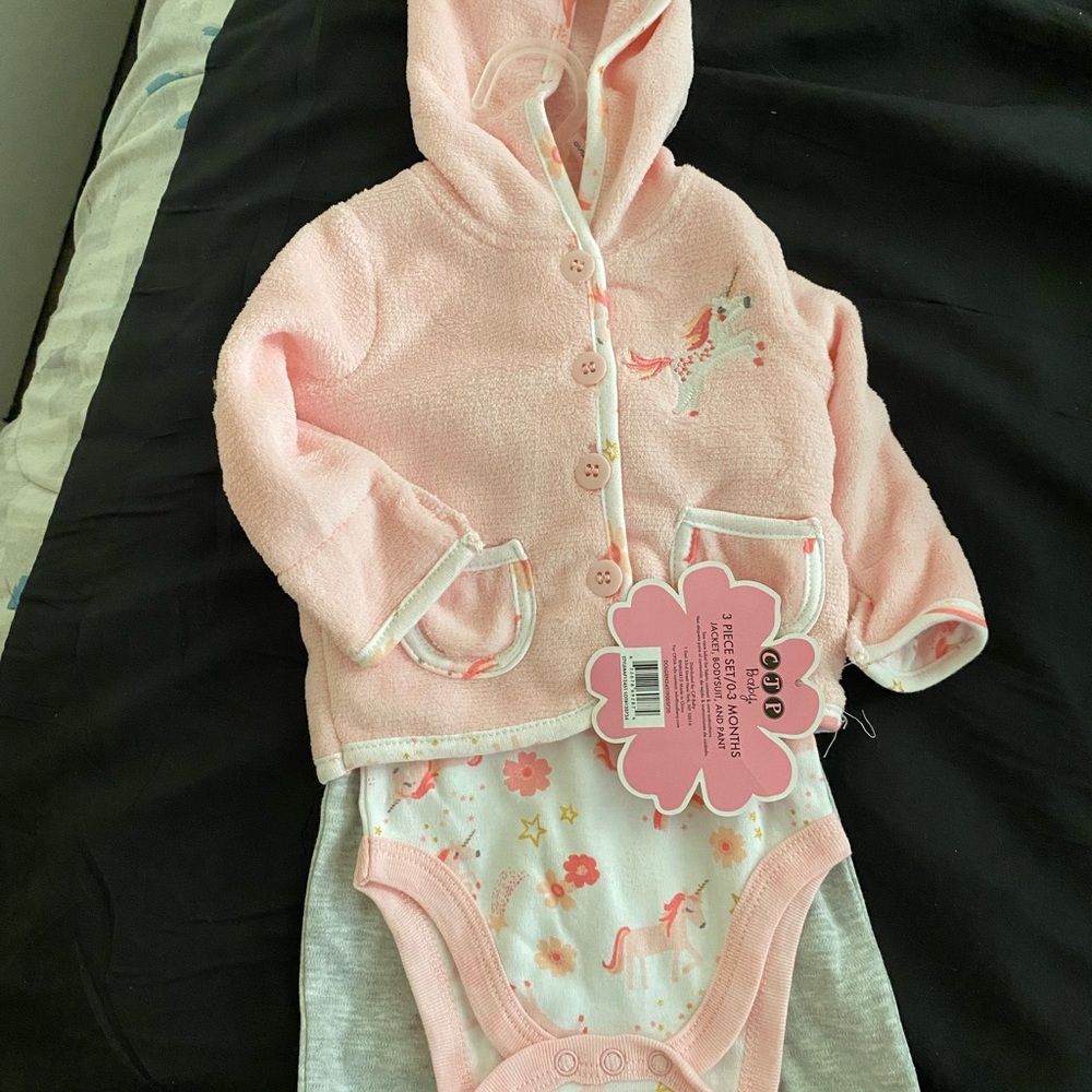 NWT SWEET AS CAN BE, UNICORN 3 piece OUTFIT 0-3months